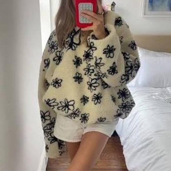 Parke Floral Fleece Pullover - Picture 3 of 4